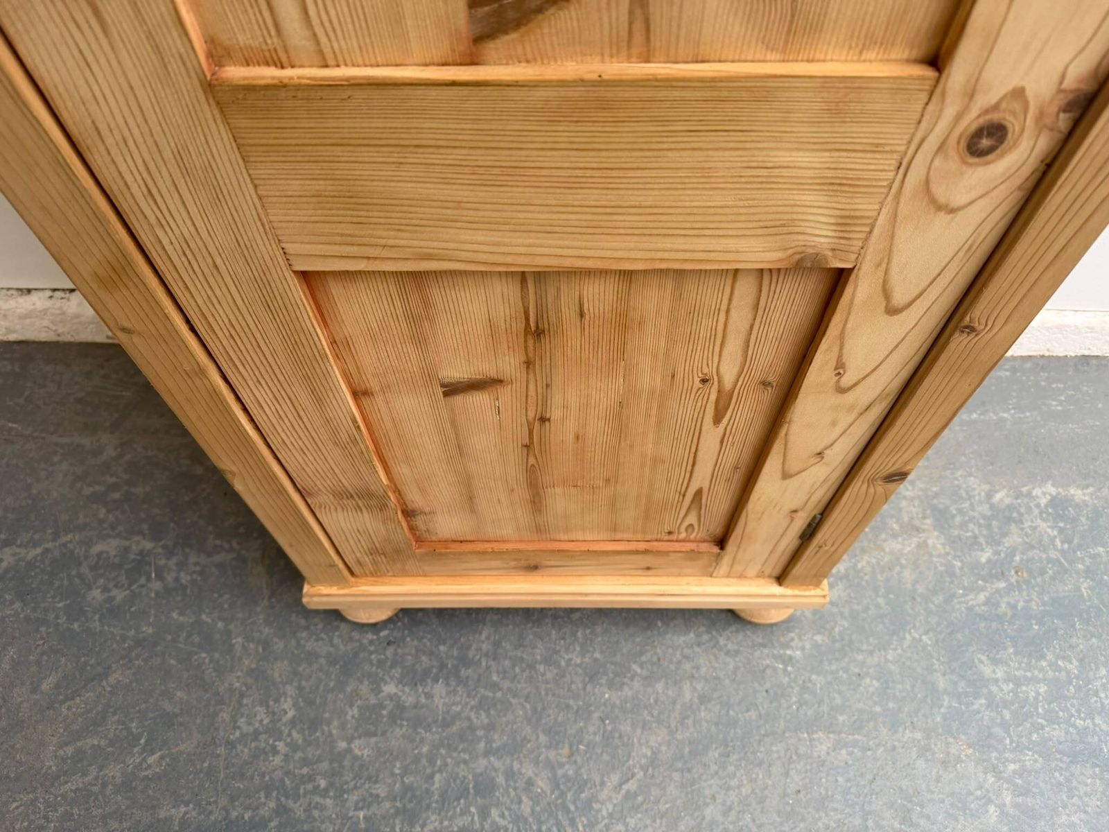 photo furniture A Lovely Small Shallow Antique Pine Bathroom Cupboard To Wax/Paint