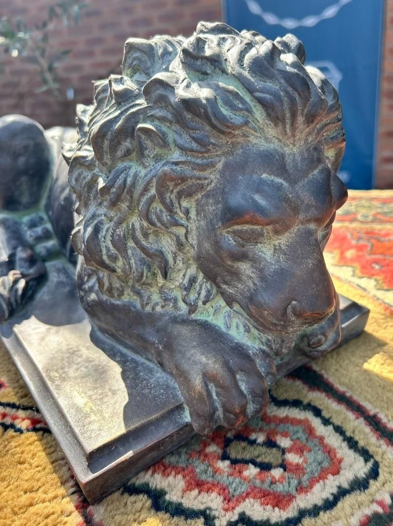 photo furniture Antique Style Bronze Stone Lion Garden Interior Sculpture Or Pillar Cap