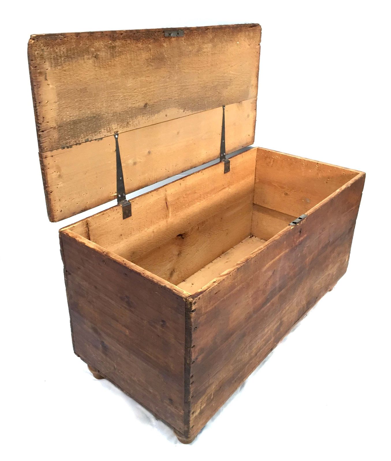 photo vinterior Antique 20th Century Wooden Coffer Blanket Box / Stage Prop Storage Crate C.1920