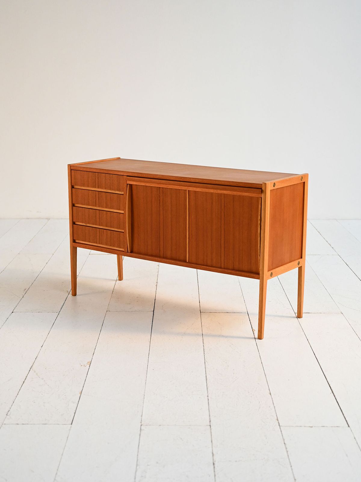 Scandinavisch teakhouten dressoir met uitschuifbaar bureau, ca. jaren 1960 photo 1660.0