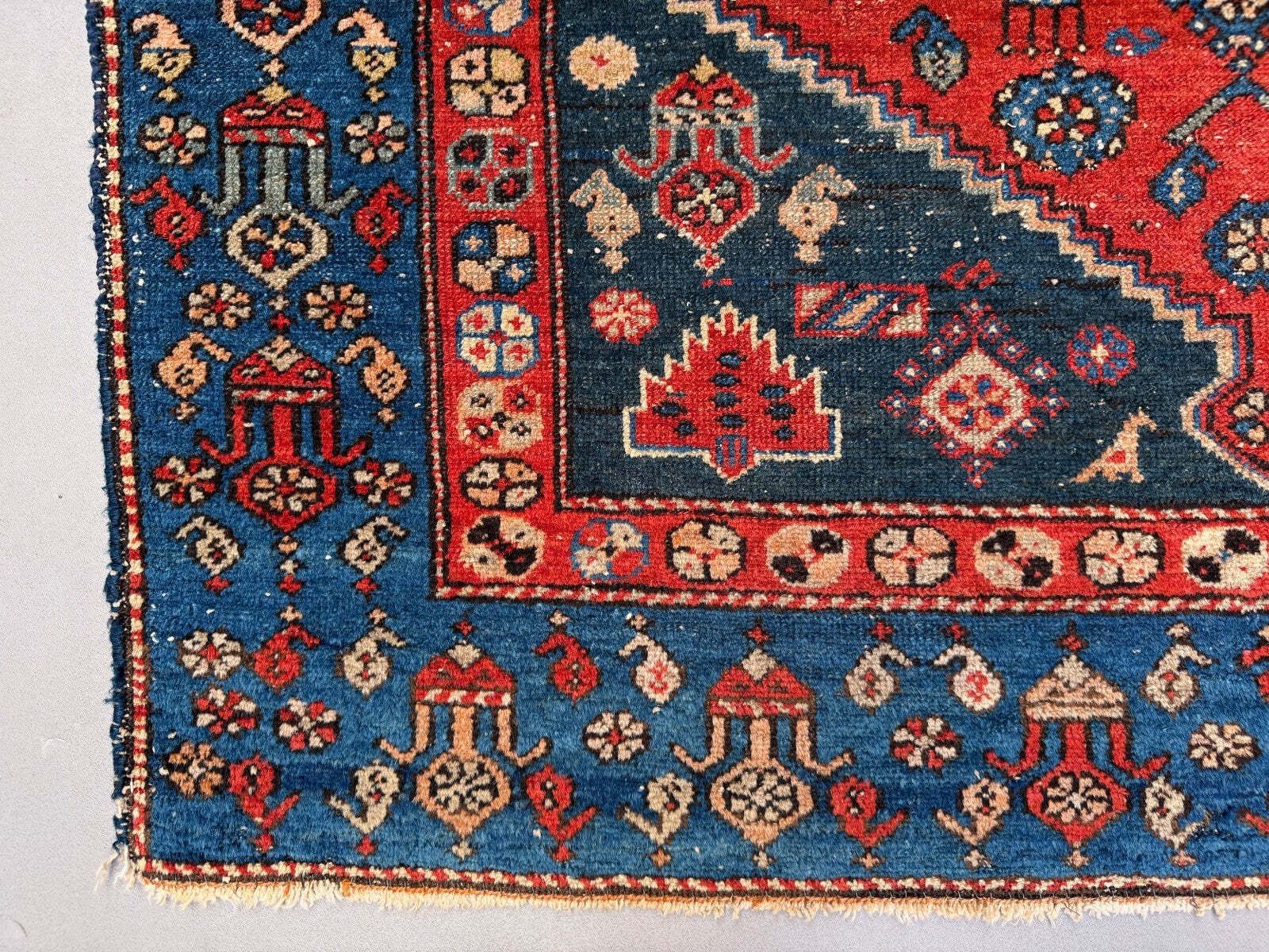photo for sale Vintage Tribal Rug 130x185 cm, medium, Tribal Oriental Carpet 2543