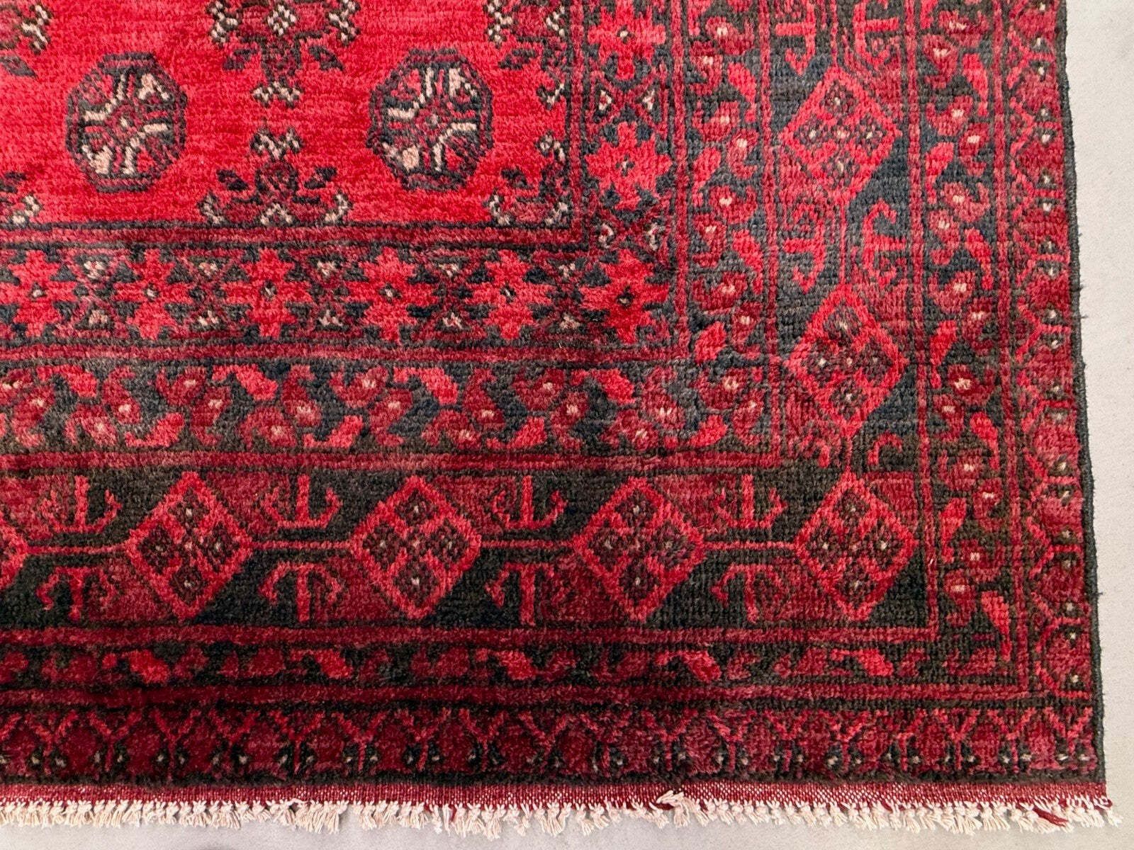 Vintage Afghaans Turkoman dorpsvloerkleed 195x280 cm, rood, zwart tribaal groot 2541 photo vintage