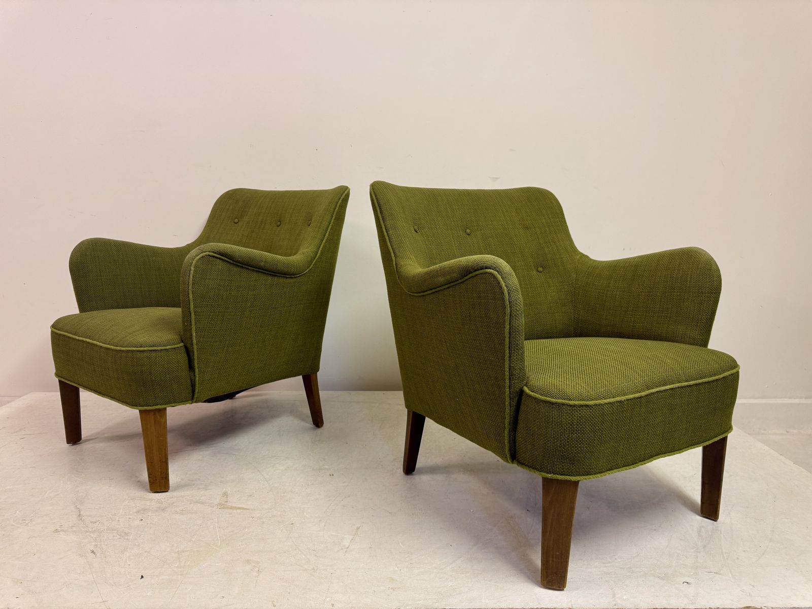 photo buy Pair Of Model 1748 Armchairs By Peter Hvidt For Fritz Hansen, Denmark, Circa 1950s