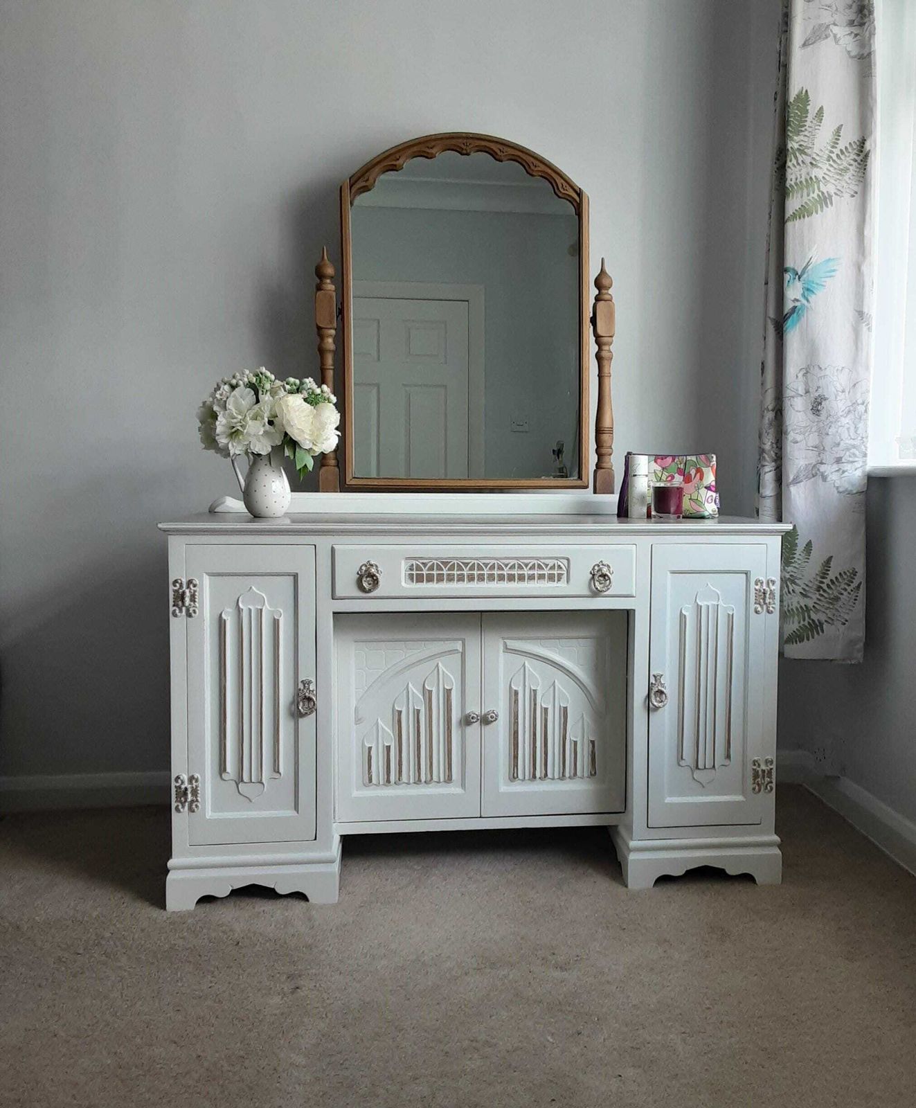 Old Charm French Style Dressing Table. photo furniture