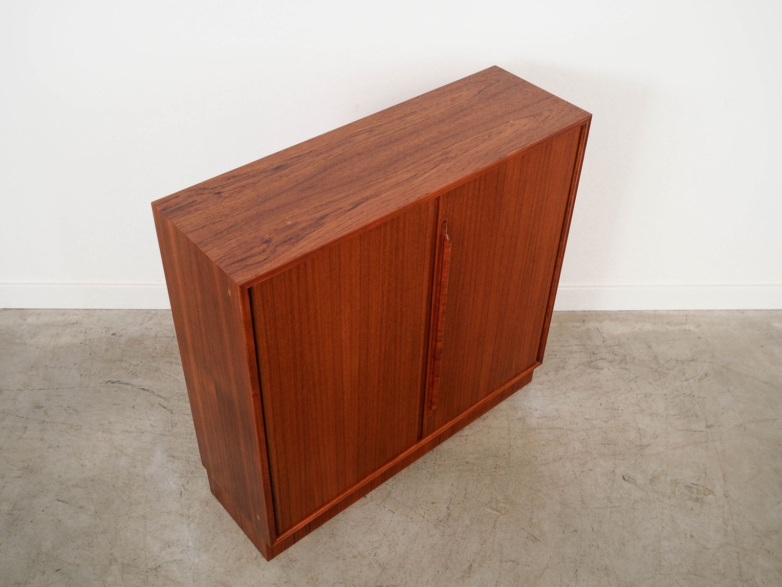 Cabinet en teck, design allemand, années 1970, fabriqué par RT Möbel photo vinterior