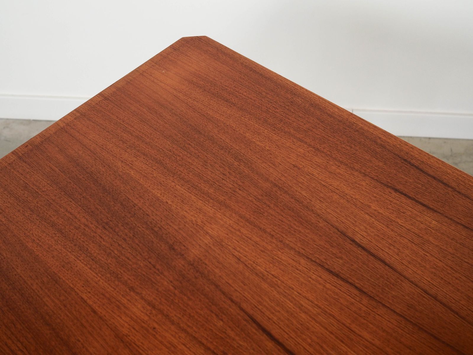 photo furniture Inklapbare Teakhouten Tafel, Italiaans Design, Jaren 1970, Made In Italy