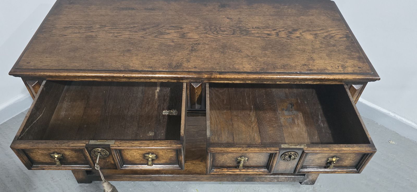 Super Oak Sideboard Dresser Base photo vinterior