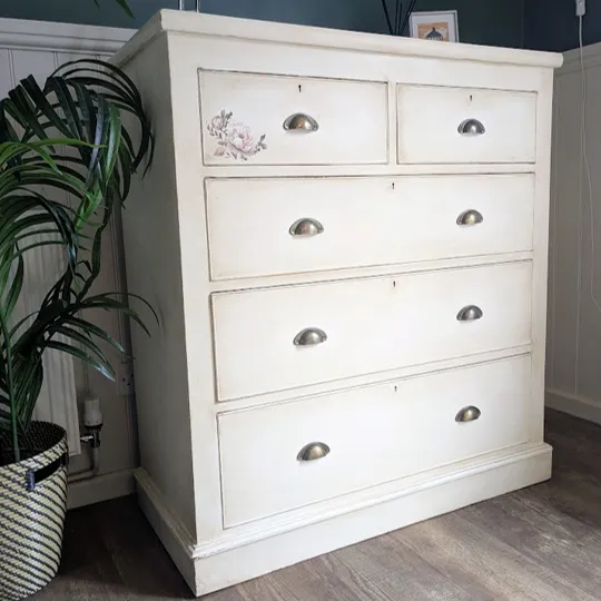 White Chest Of Drawers photo vinterior