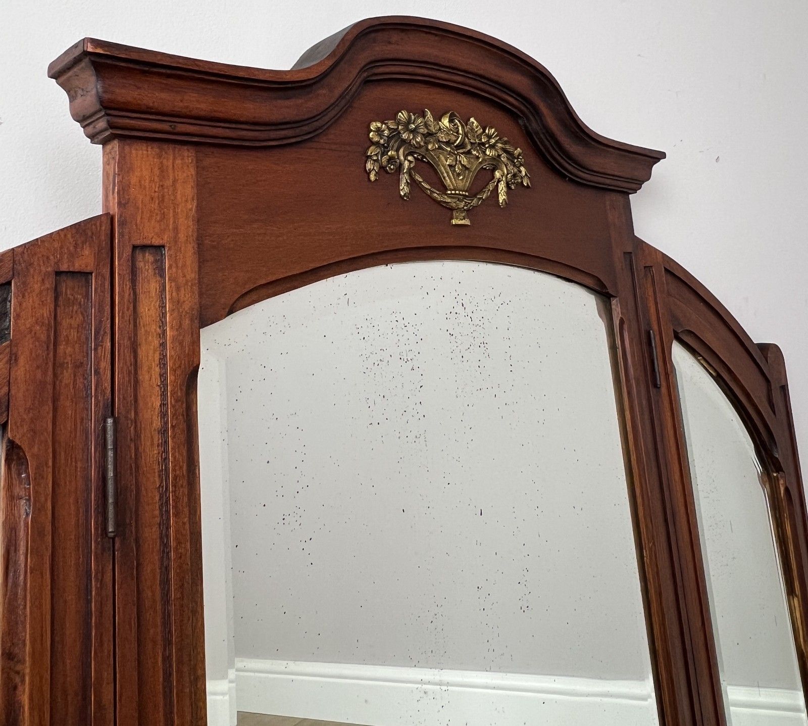 Mirror Antique French Style Walnut Triple Folding Dressing Table Mirror Lot 6139 photo Home Decor
