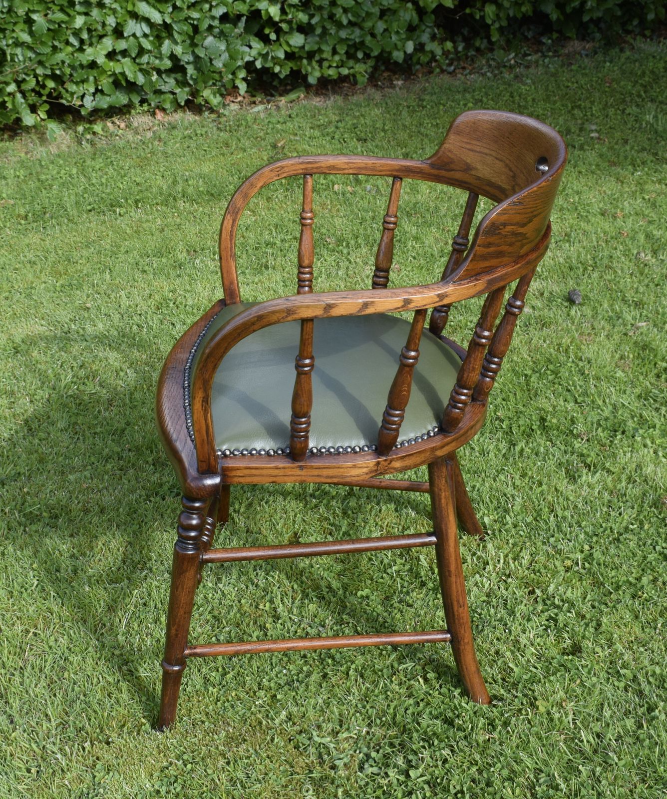 photo furniture Early 20th Century Oak Desk Chair