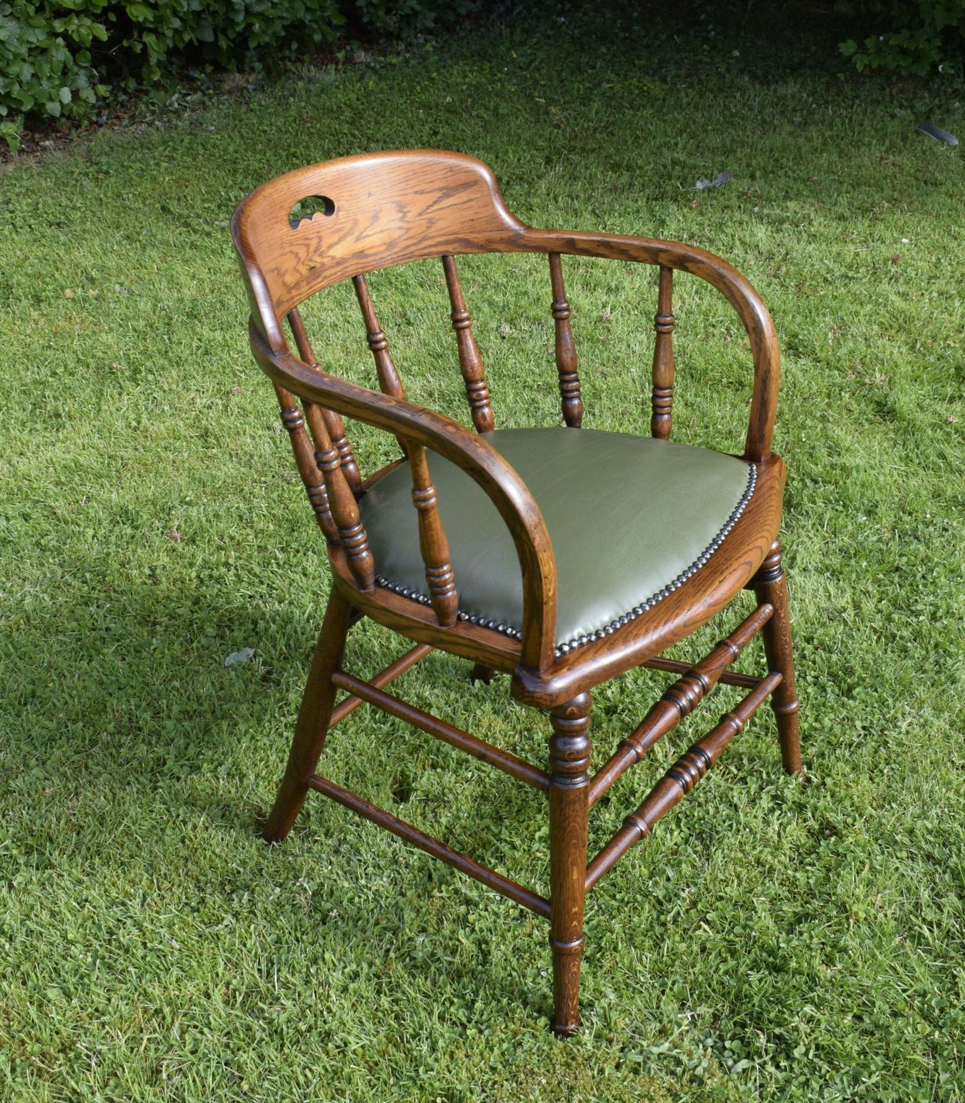 390.0 Early 20th Century Oak Desk Chair photo