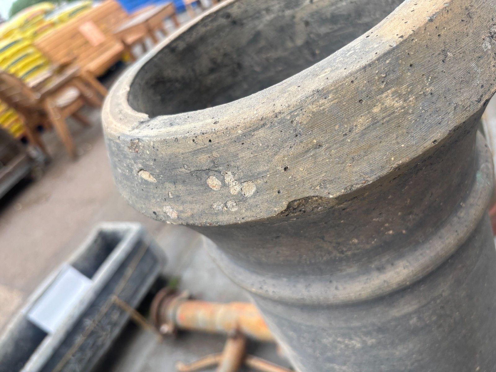 photo furniture Antique Large Terracotta Chimney Pot