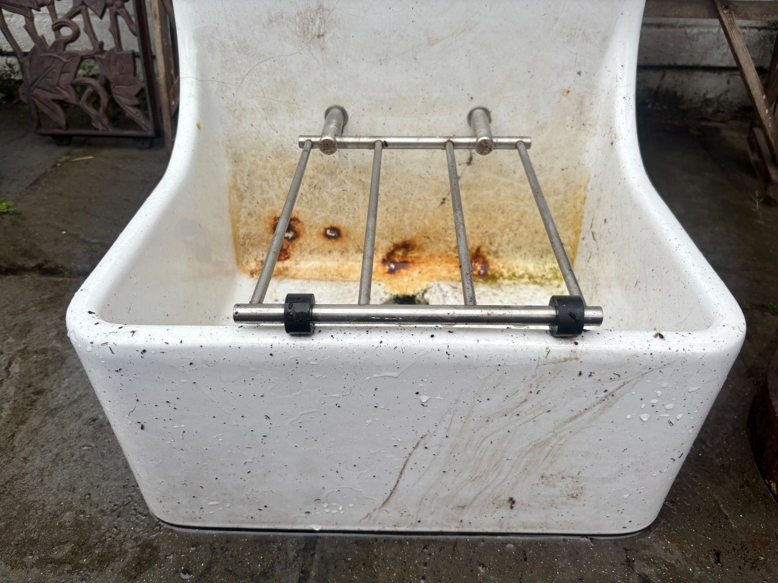 Vintage Twyford Sola Fireclay White Cleaner Sink With Grate photo furniture