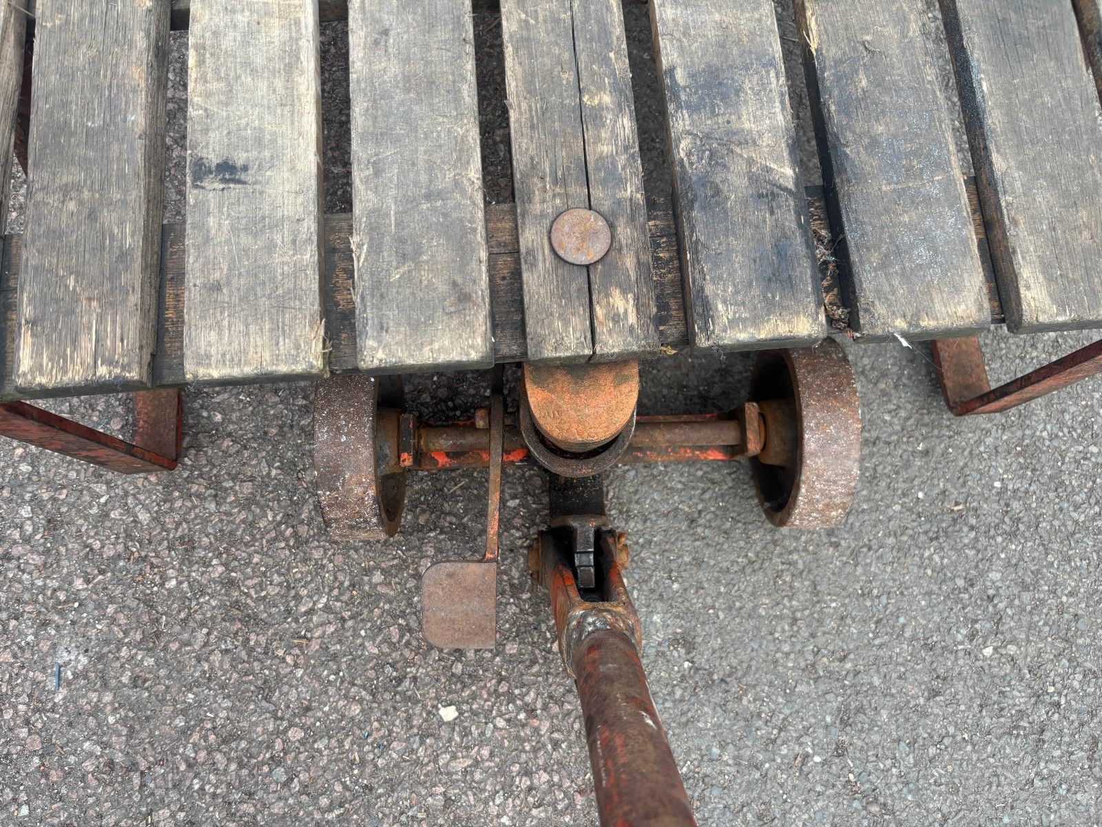 photo furniture Vintage Slingsby London Industrial Turnable Trolley Cart