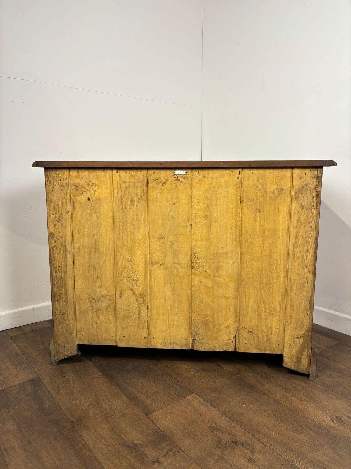 photo vinterior Art Nouveau Style Satin Walnut Chest
