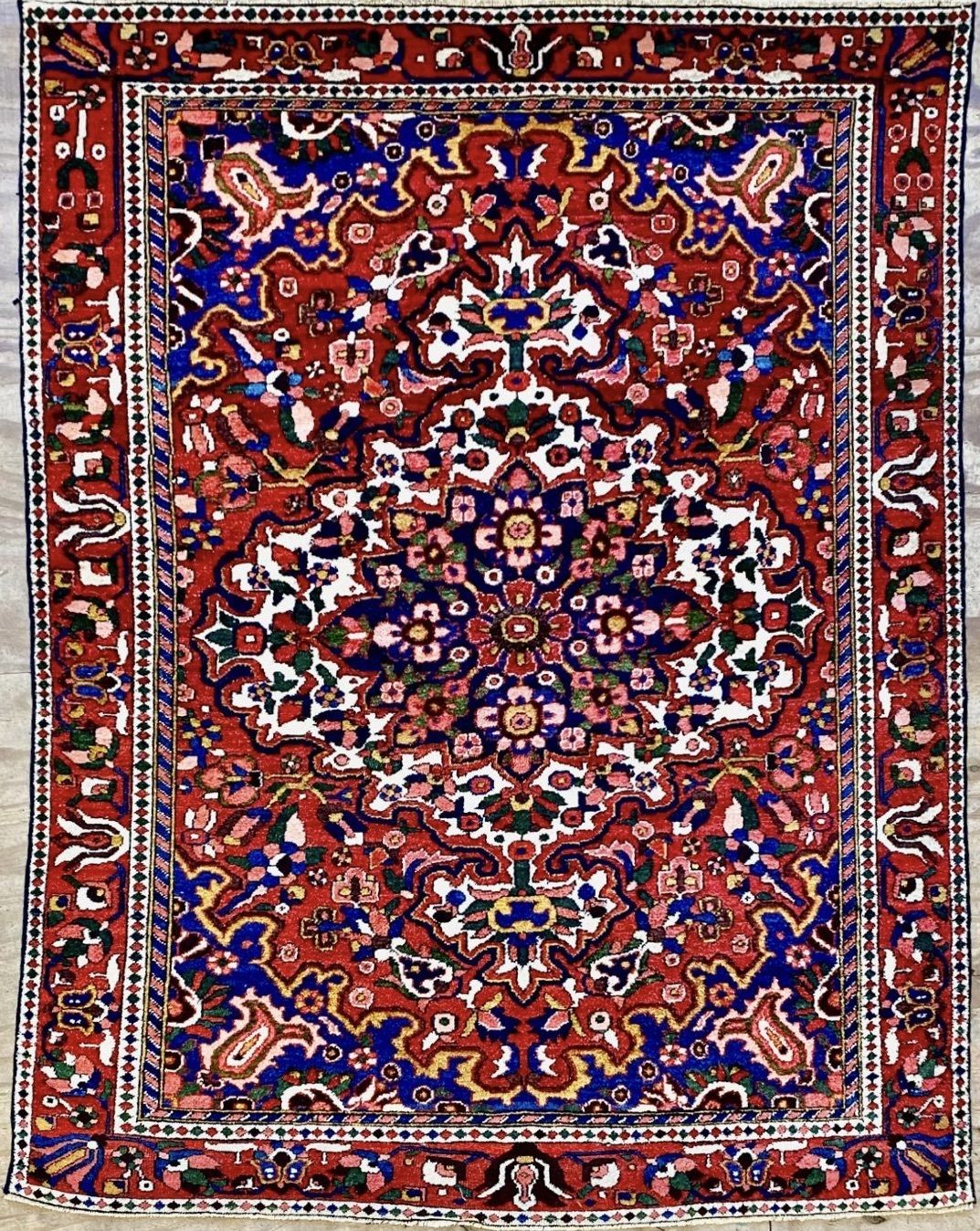 Antiek Bakhtiari tapijt 203x153cm
