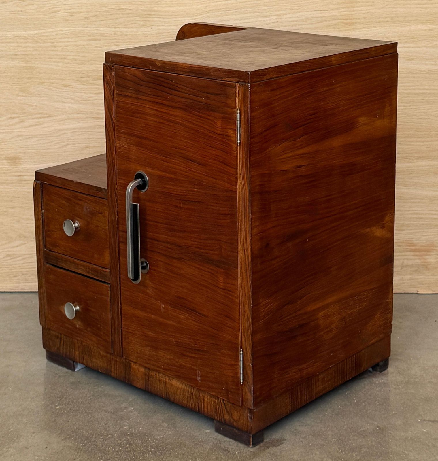 Paire de tables de chevet Art déco en placage de mahogany photo buy