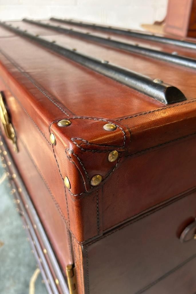 photo vintage Antique Style Leather Campaign Furniture Desk Or Dressing Table & Stool