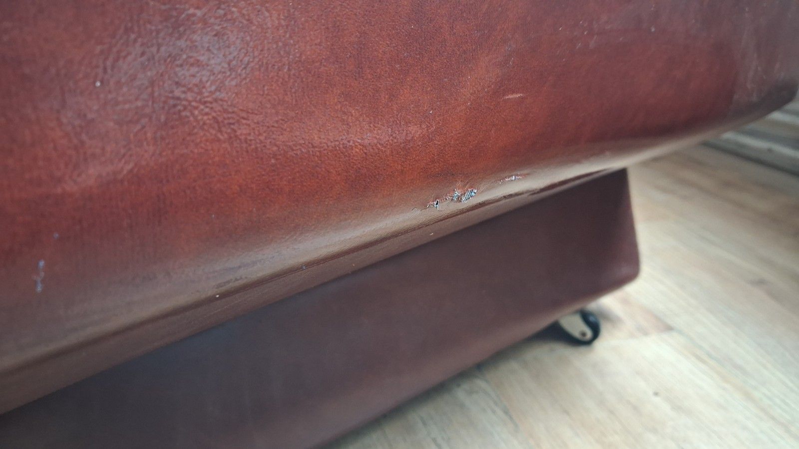 photo vinterior Delightful 1960's Style Buttoned Back Vinyl Low Profile Mid Century Armchair