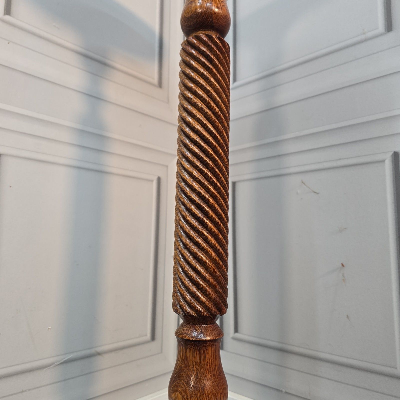 Solid Oak Plant Stand  Rope Twist Wood Table Antique Style Torchiere Jardiniere photo vintage