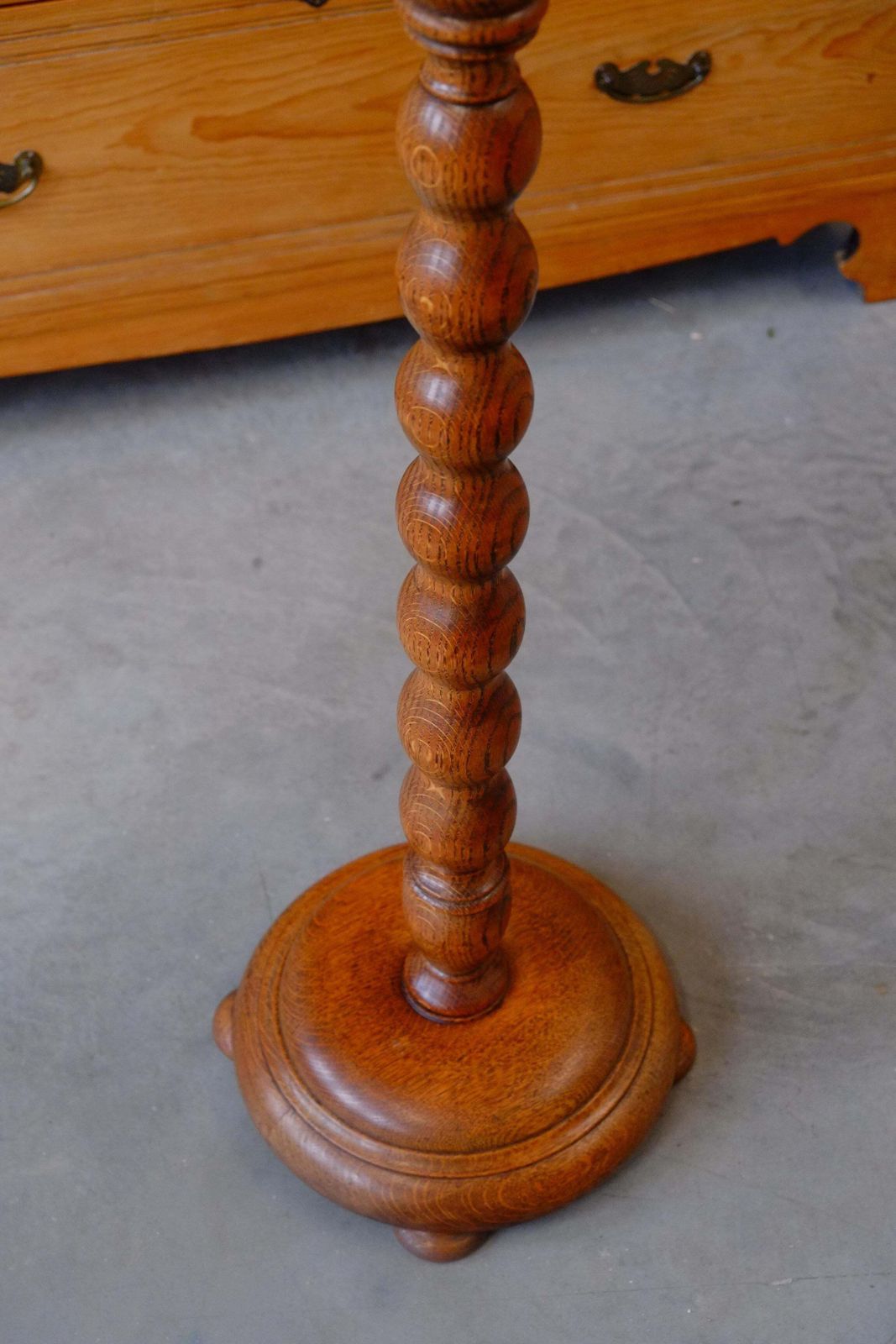 Stunning English Early 20th Century Bobbin Turned Oak Floor Standing Lamp photo for sale