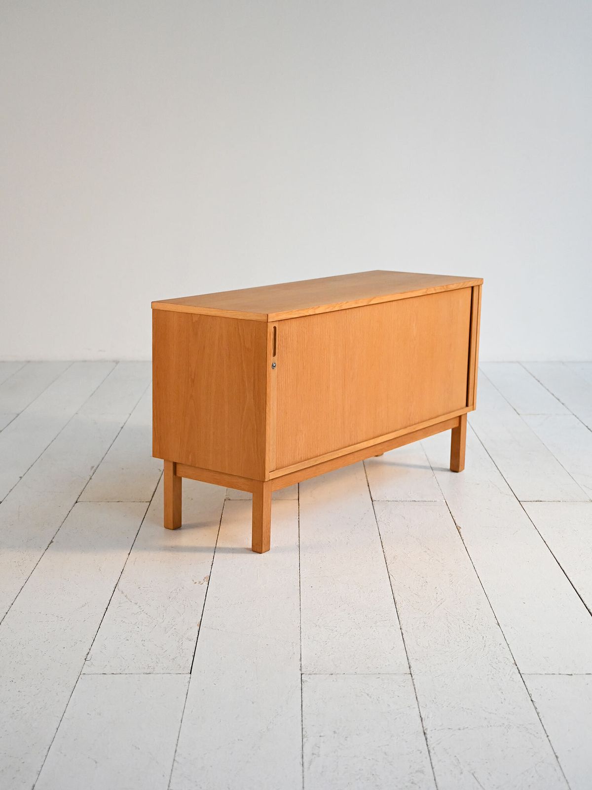 Scandinavische eiken kast, ca. jaren 1960 photo 1370.0