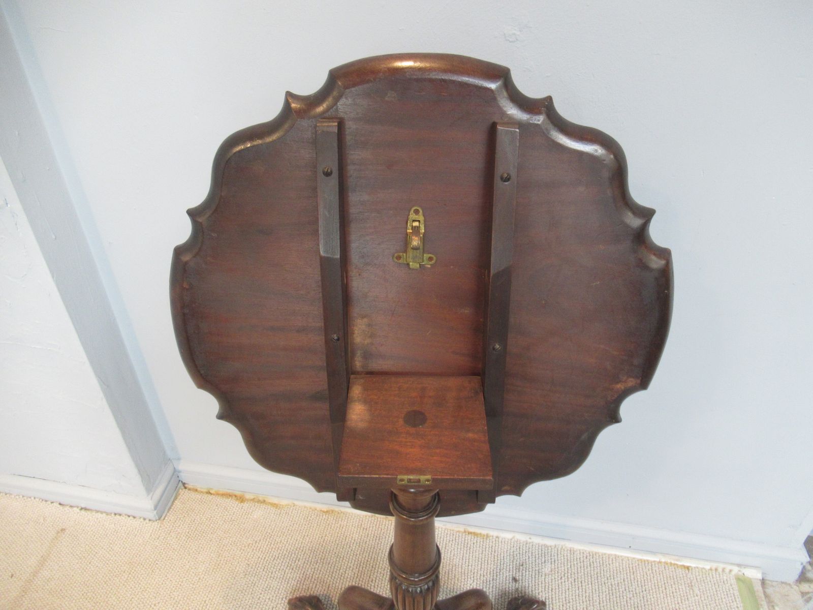 Mahogany  Wine Or Lamp  Table  In The Antique Style photo vintage