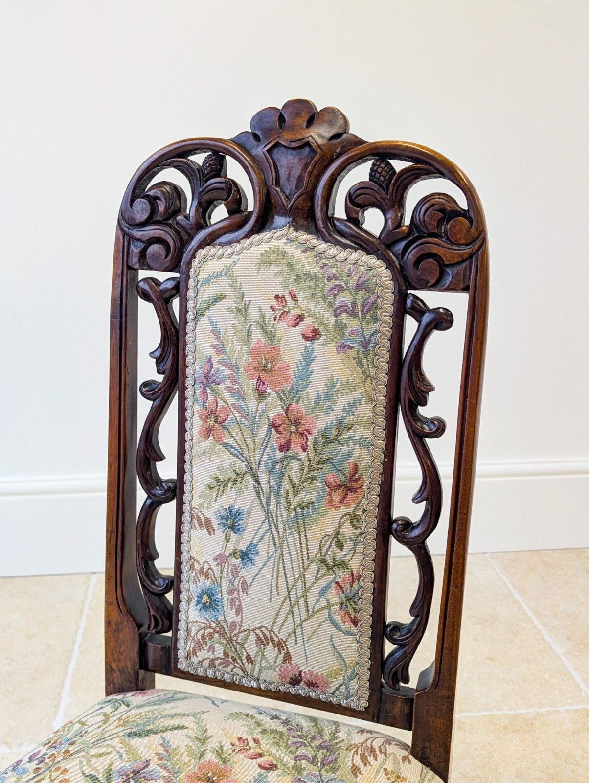 Antique Victorian Walnut Salon Chair C.1880 photo 425.0