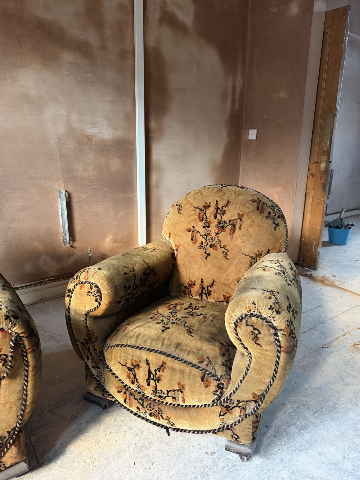 Furniture Antique Three Piece Upholstered Suite   Sofa & Matching Armchairs photo