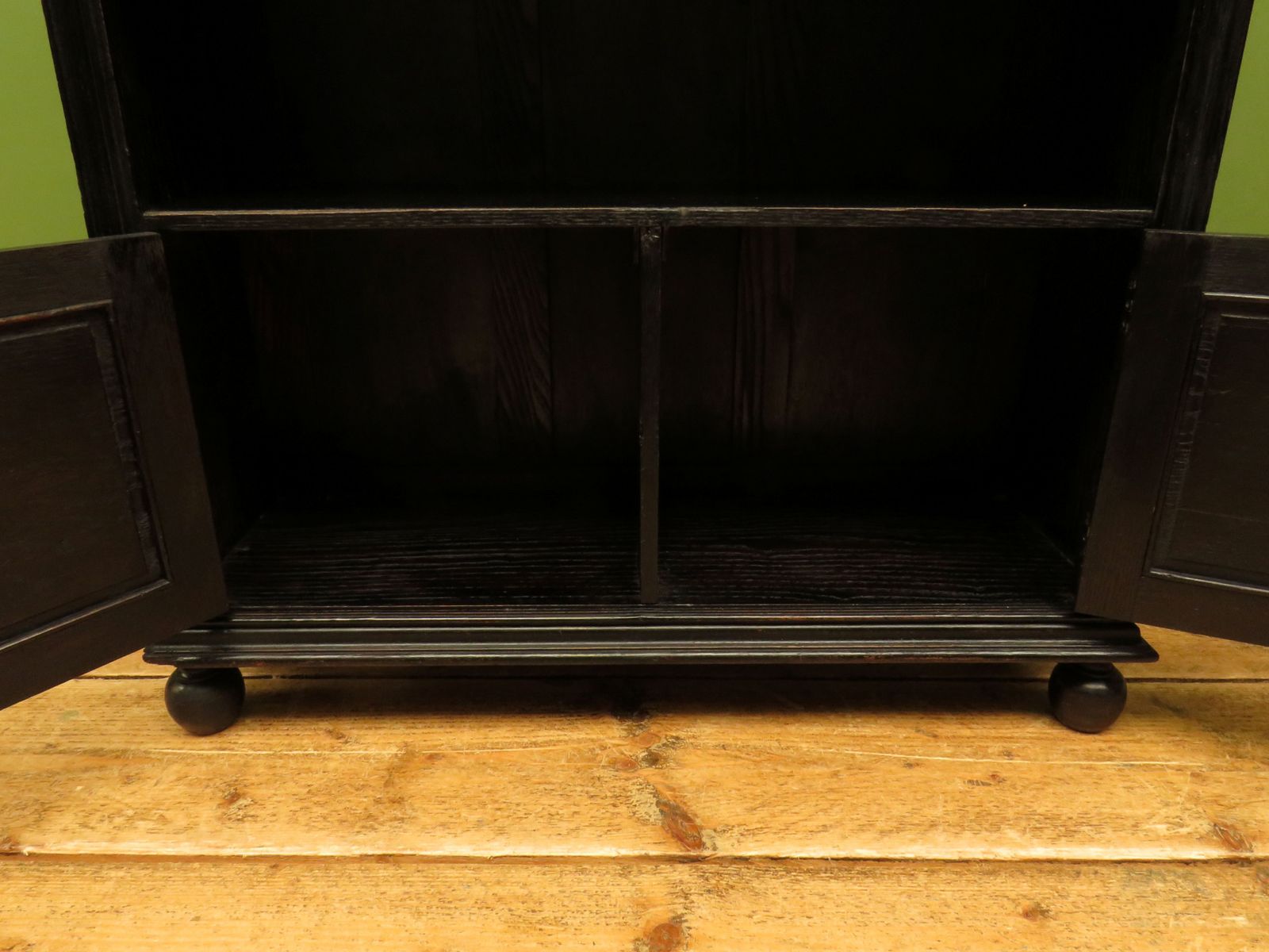 photo furniture Ebonised Oak Book Shelves, Early 20th Century