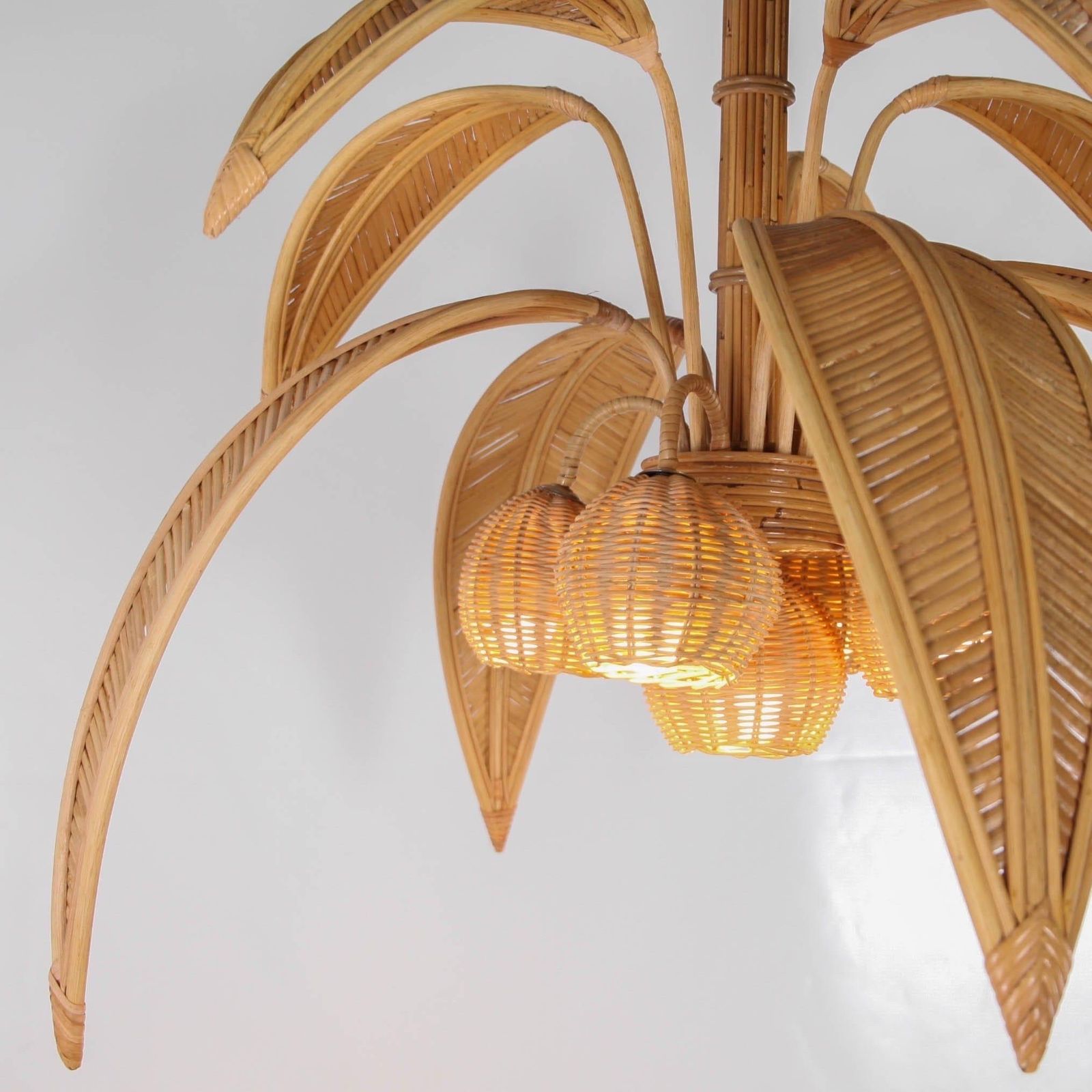 Rattan "Palmtree/Coconut" Chandelier photo vinterior