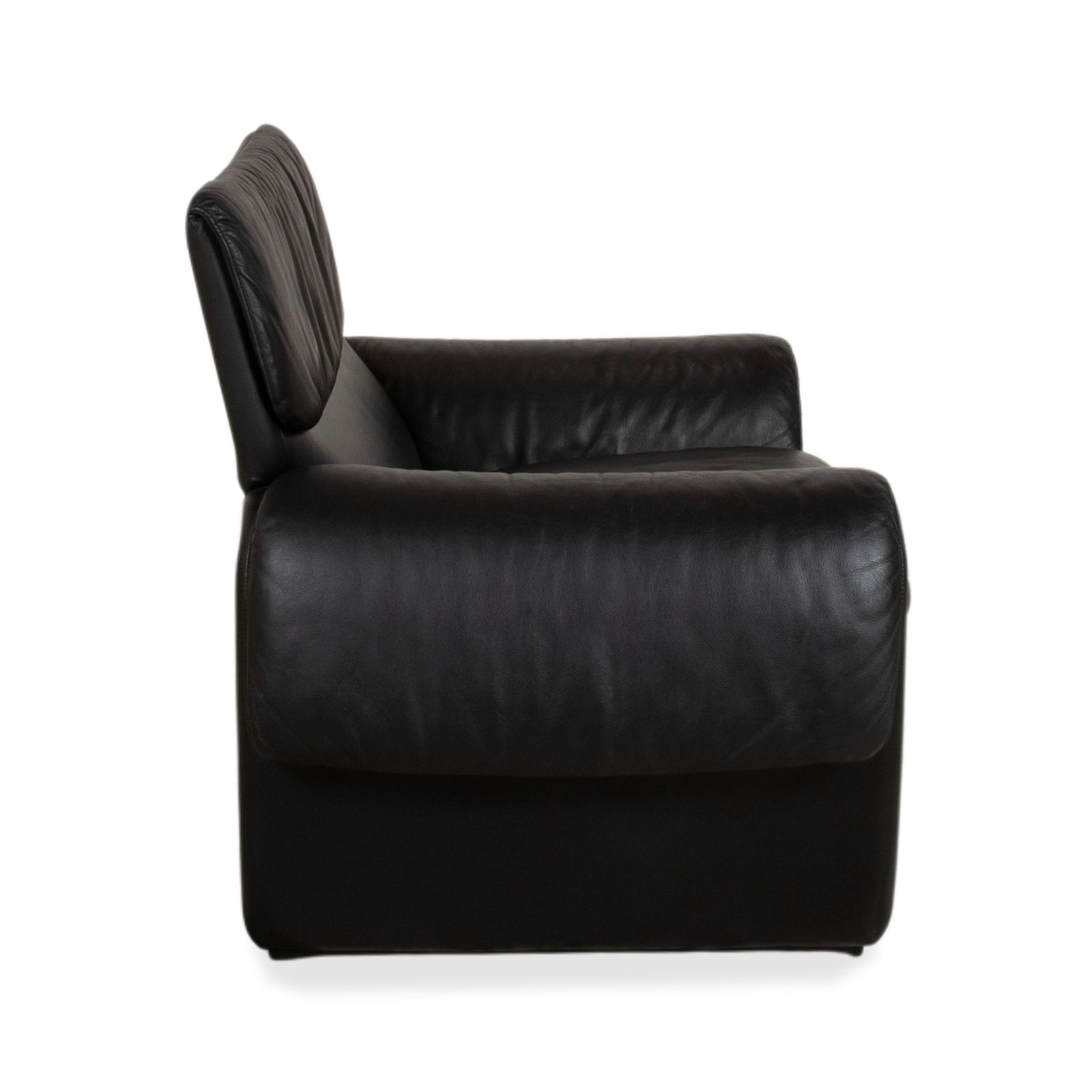 photo furniture Fauteuil De Sede DS-2011 en cuir noir