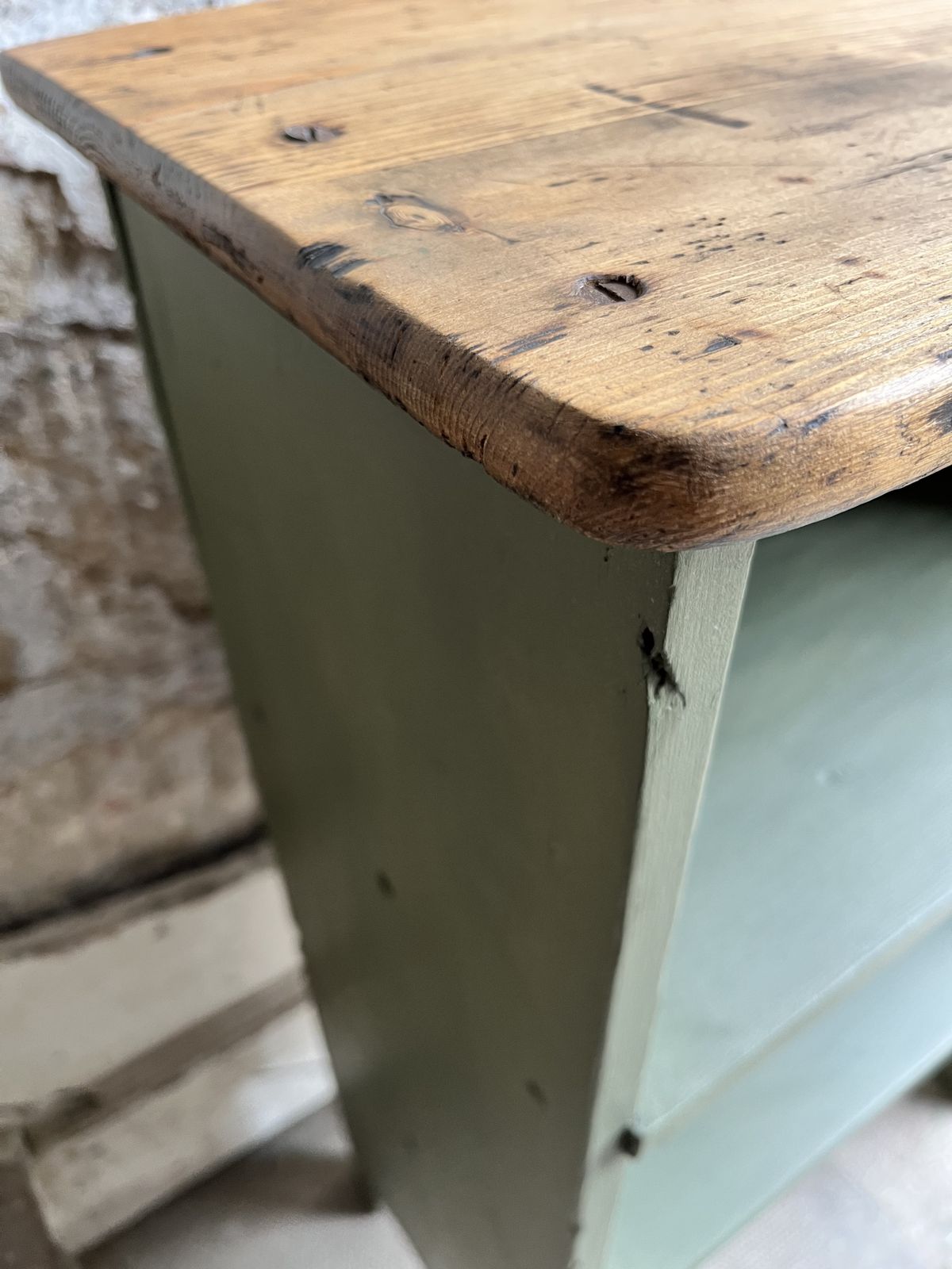 photo vinterior Edwardian Green Painted Pine Bedside Shelves