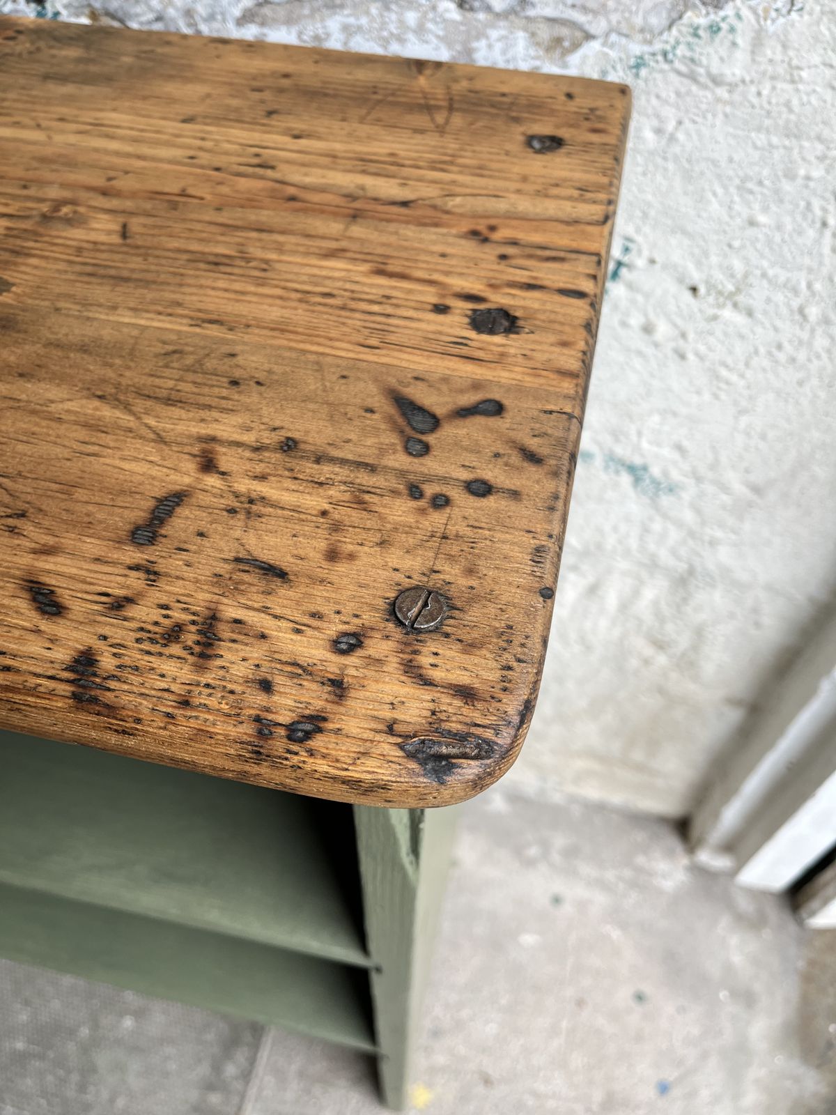 photo vintage Edwardian Green Painted Pine Bedside Shelves