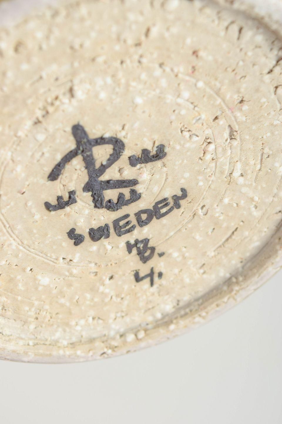 Hertha Bengtson voor Rörstrand. Stoneware vaas met geglazuurde en ongeglazuurde oppervlakken. photo Woonaccessoires
