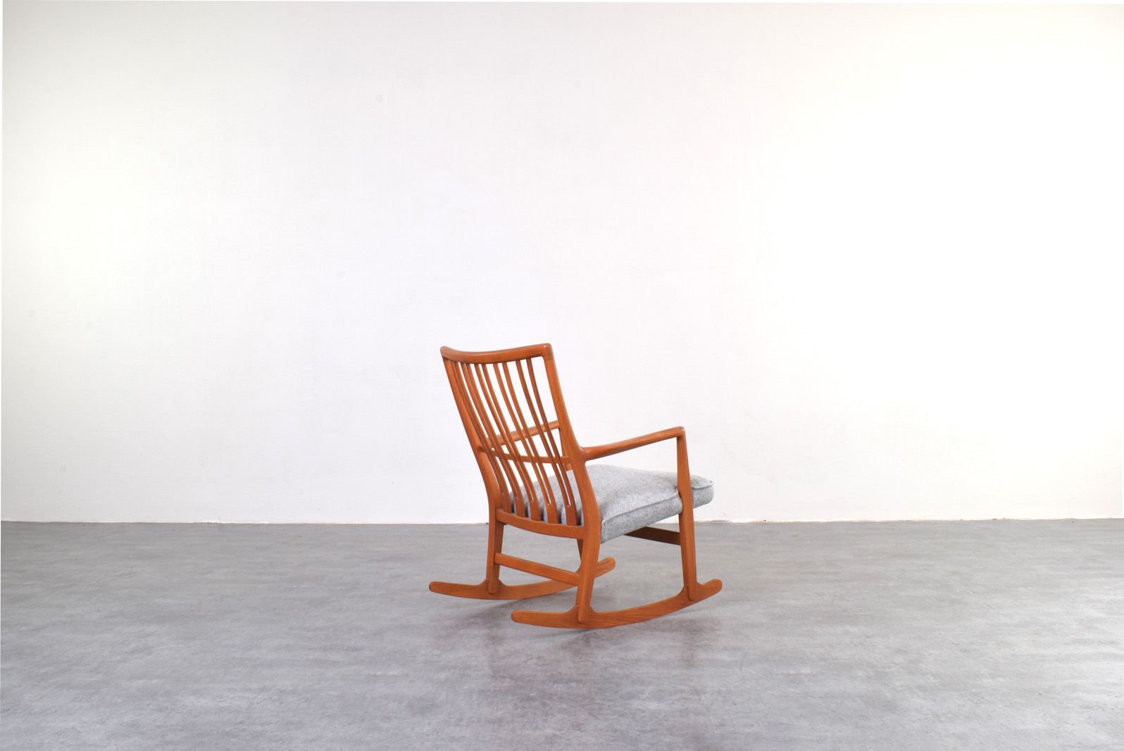 Oak Ml33 Rocking Chair By Hans J. Wegner For A/S Mikael Laursen, 1950s photo 2395.0
