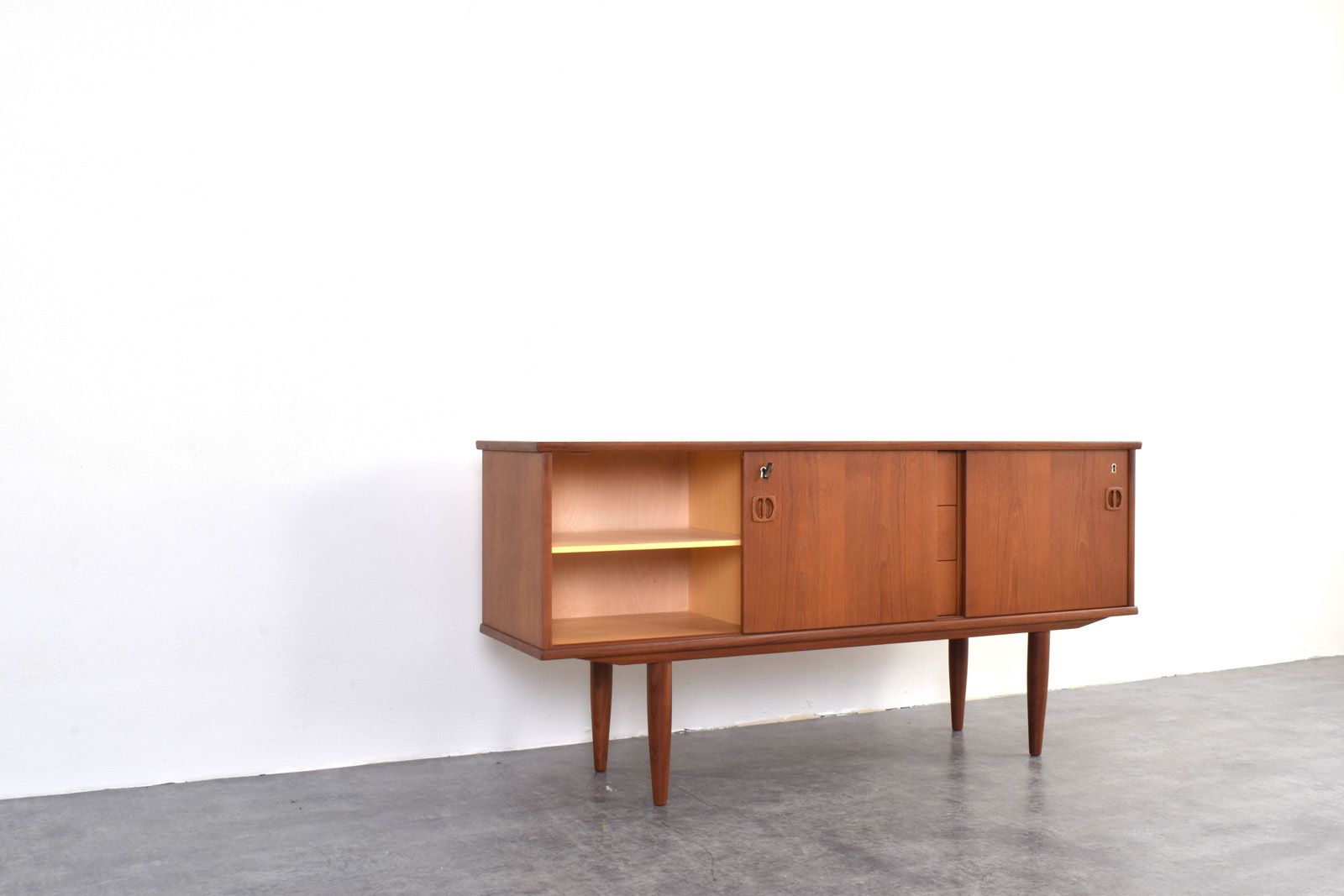 photo vinterior Mid Century Danish Teak Sideboard, 1960s.