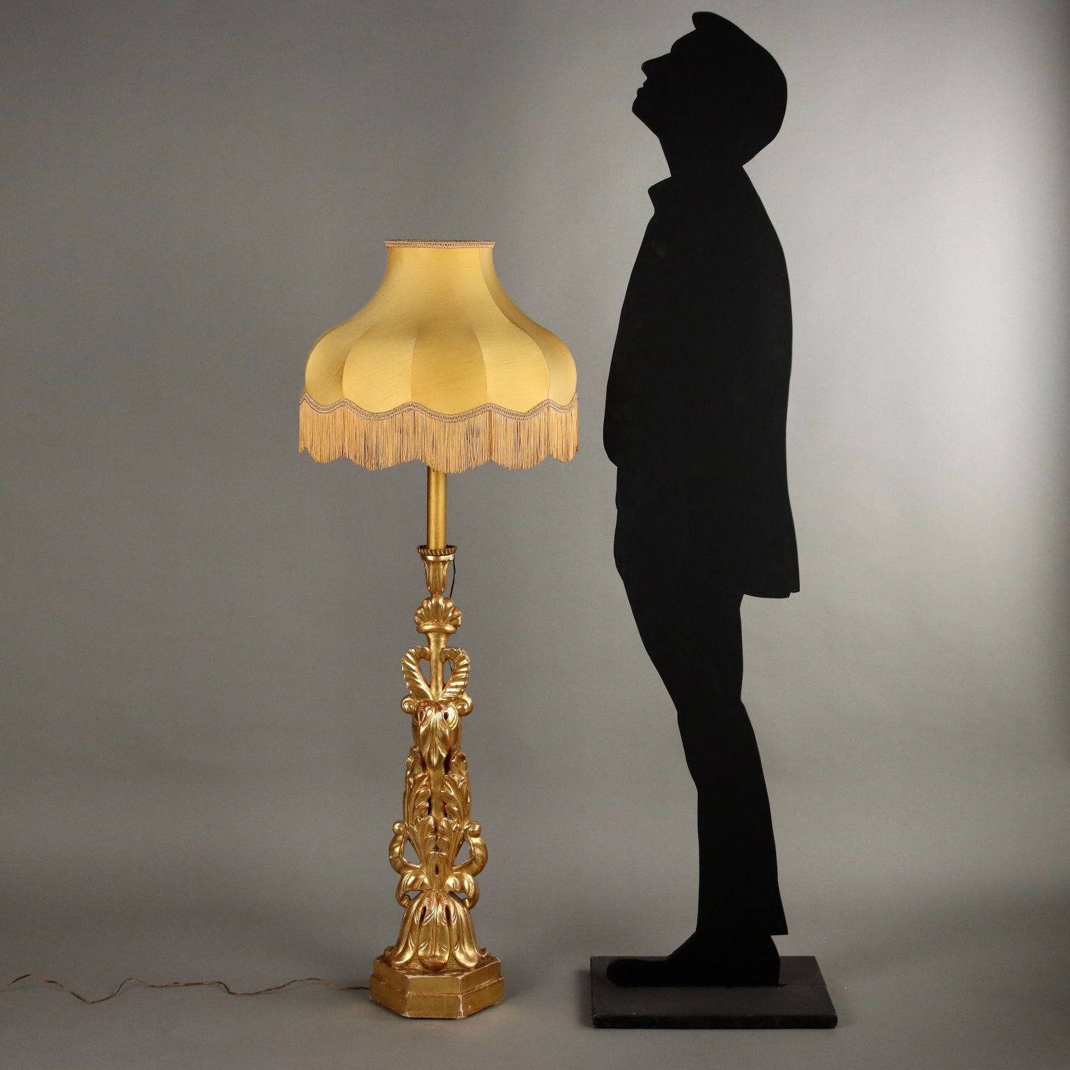 Bougeoir éclectique d'époque en bois sculpté, Italie, XIXe siècle photo furniture
