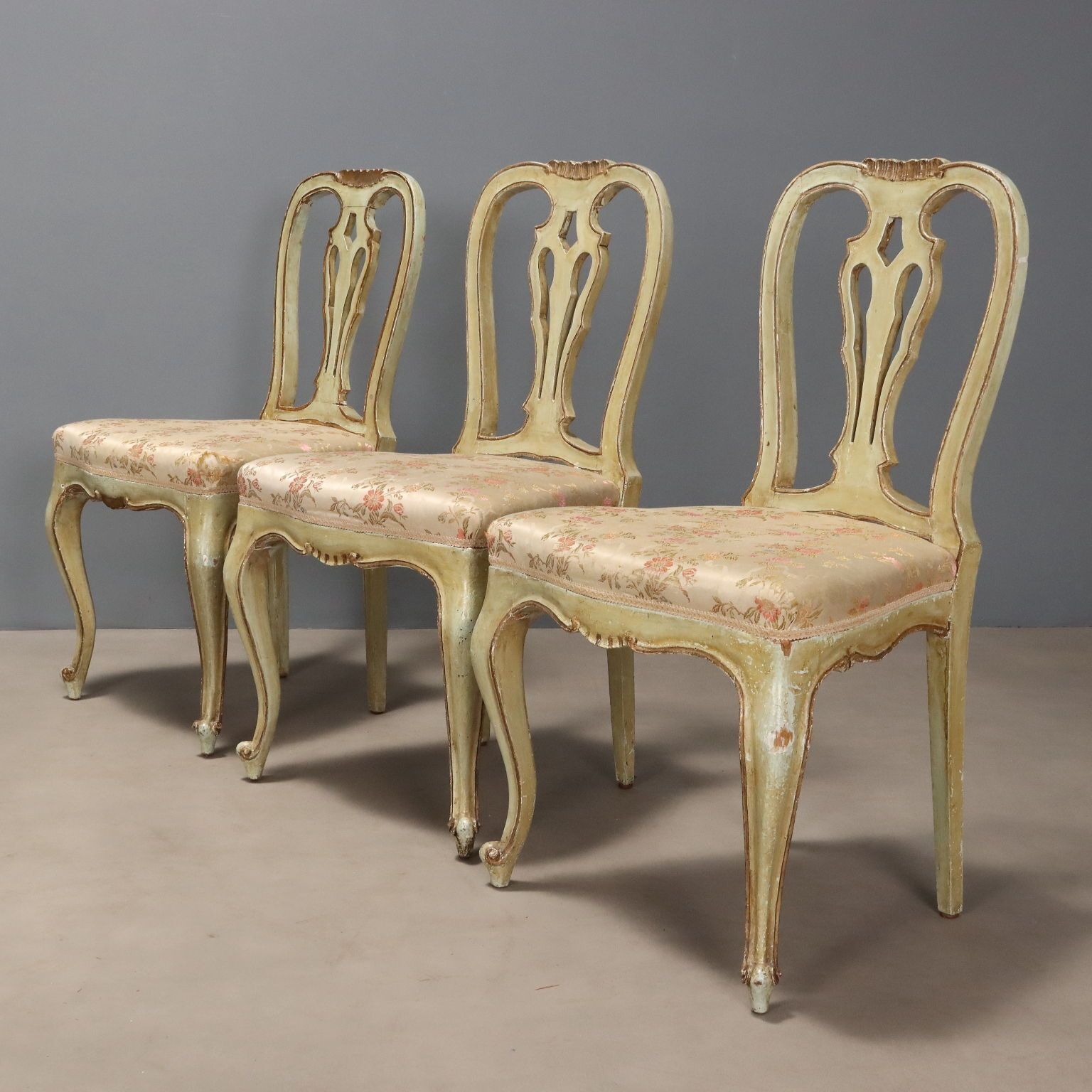 Chaises de style baroque en bois laqué, XIXe siècle photo Mobilier
