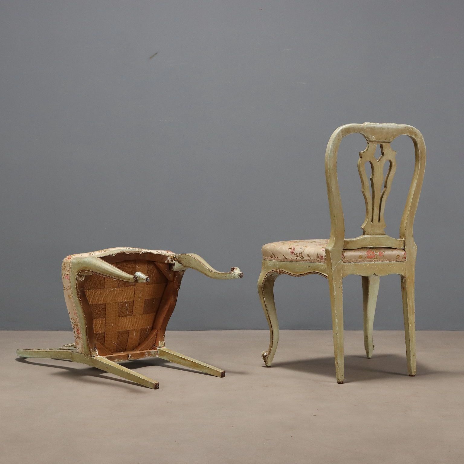photo furniture Chaises de style baroque en bois laqué, XIXe siècle