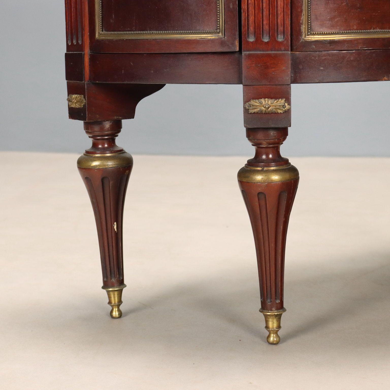 photo furniture Antiek Demi Lune Kastje Mahonie 3 Lades 19e Eeuw