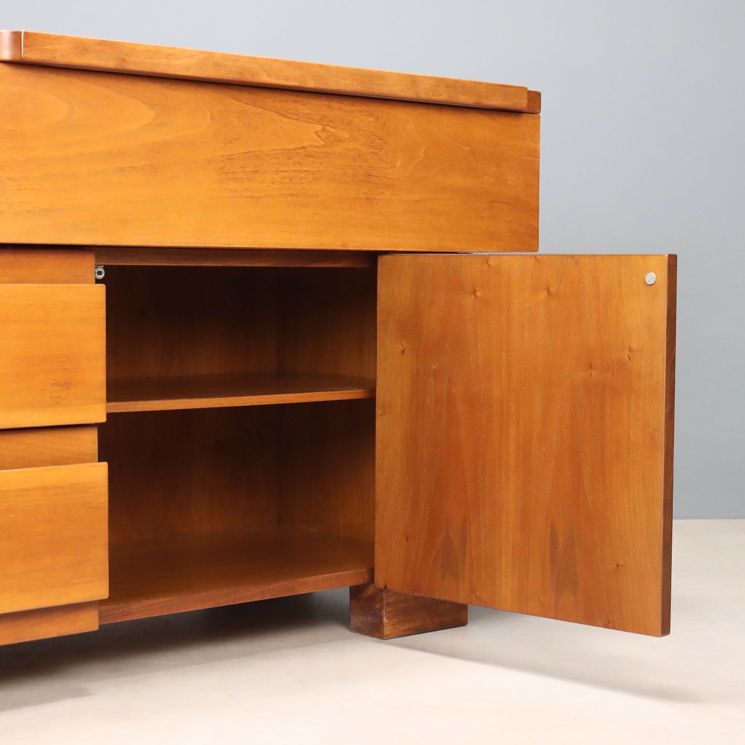 photo furniture Poltronova Torbecchia Cabinet Vintage Design Michelucci Italy 1960s