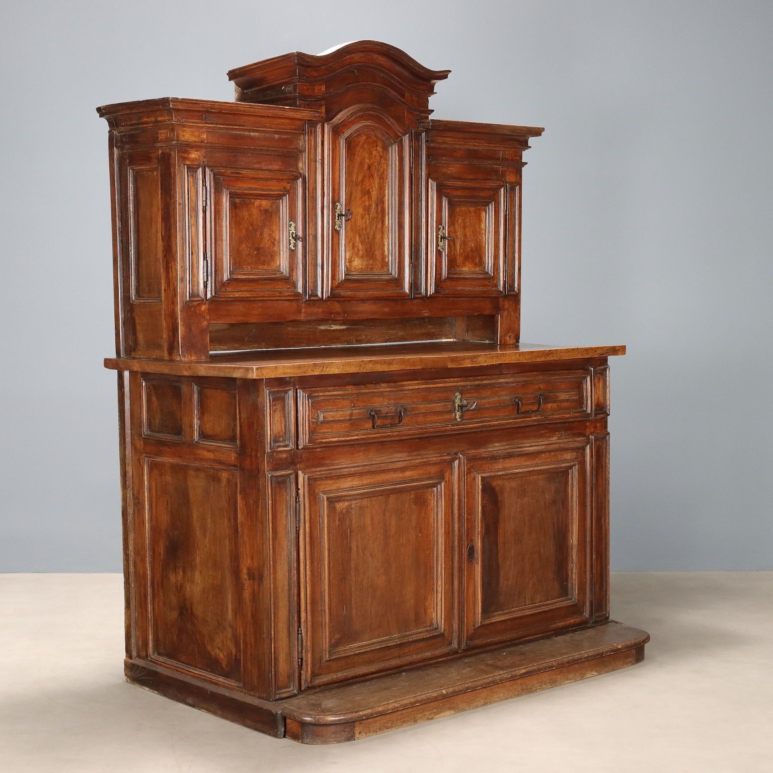 Armoire d'époque en sapin, peuplier et noyer, Italie, XVIIIe siècle