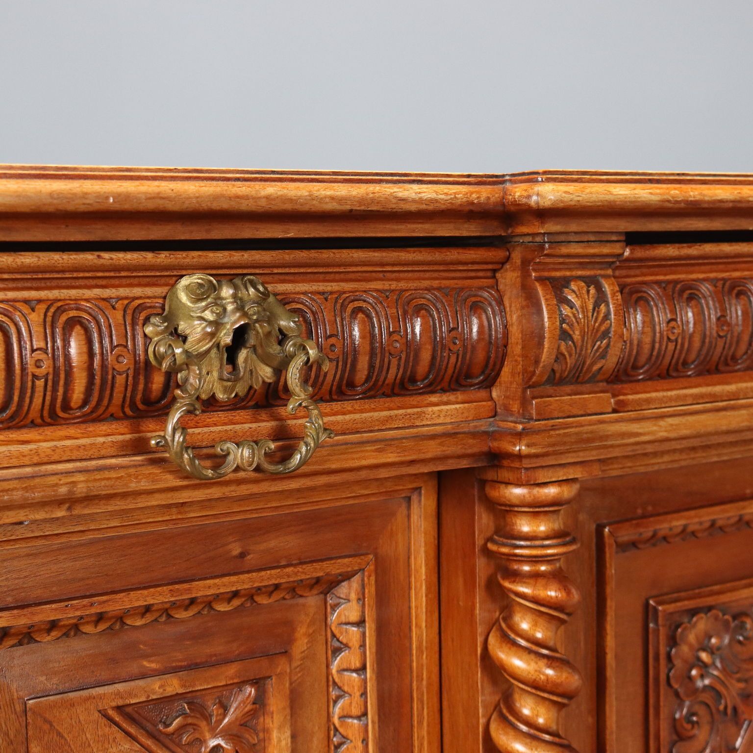 Armoire d'époque néo-baroque en noyer, Italie, XIXe siècle photo vintage