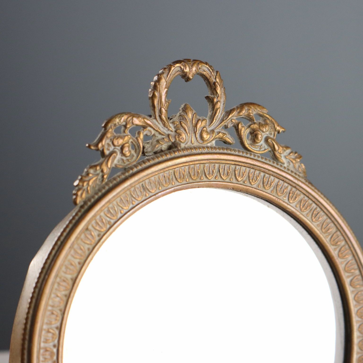 Kleine antieke vergulde bronzen lijsten met glas, Italië, 19e-20e eeuw photo 230.0