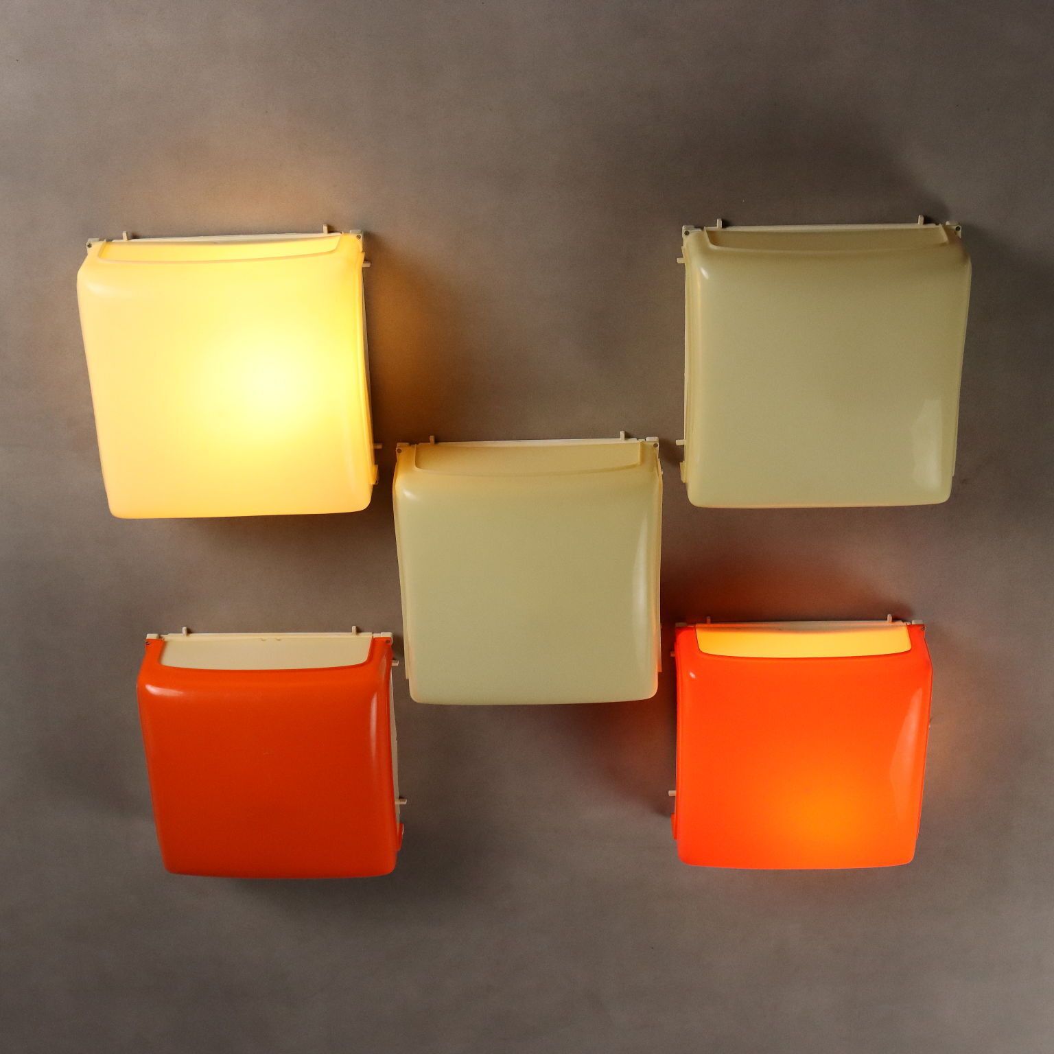 Artemide Cnosso lamp gekleurd plastic design Italië jaren 1960-70