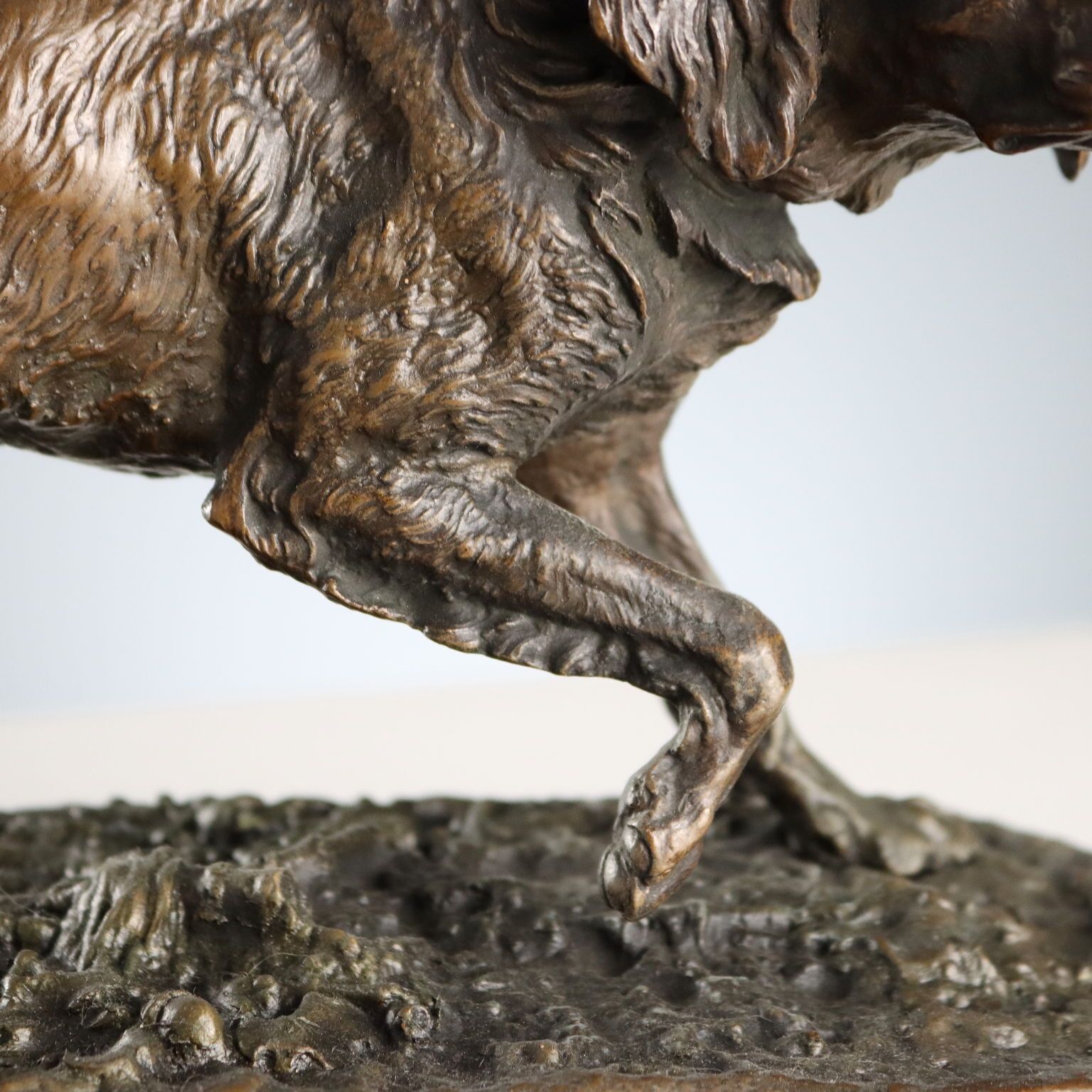 Bronzen sculptuur van een staande jachthond, Pierre Jules Mène, 19e eeuw photo Woonaccessoires