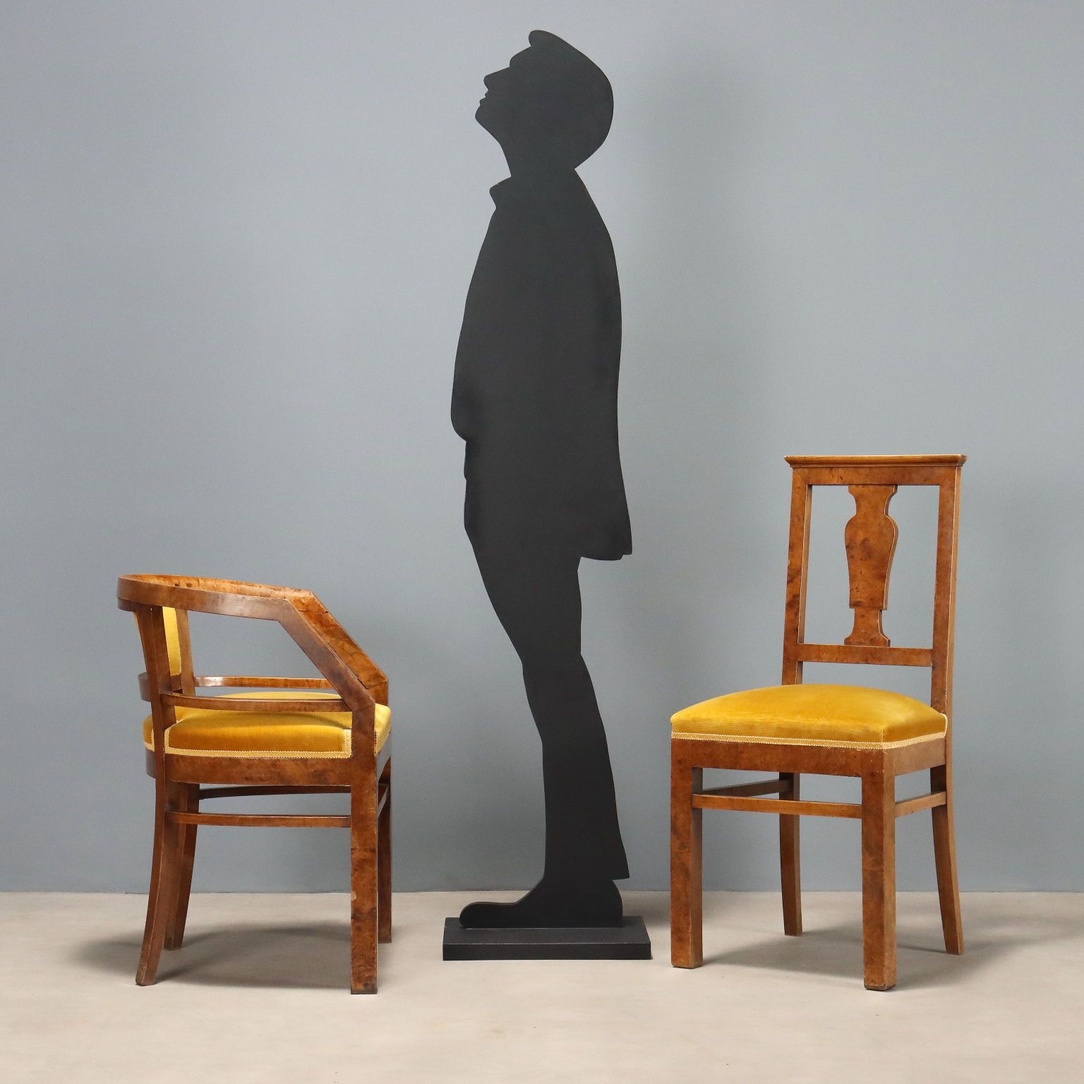 Art Deco stoelen, wortelnoten fineer, Italië, 20e eeuw photo for sale