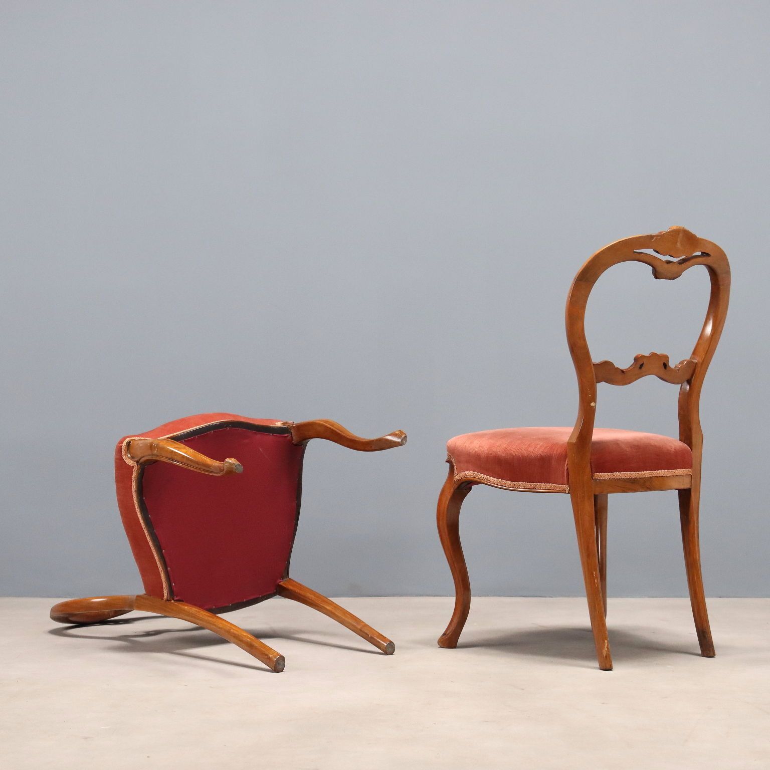 photo furniture Antieke stoelen Louis-Philippe walnoot stof Italië 19e eeuw