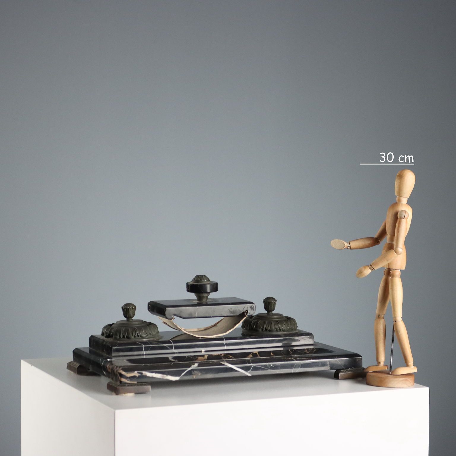 Antiek schrijfbureau-accessoireset, marmer en metaal, Italië, 19e-20e eeuw photo furniture